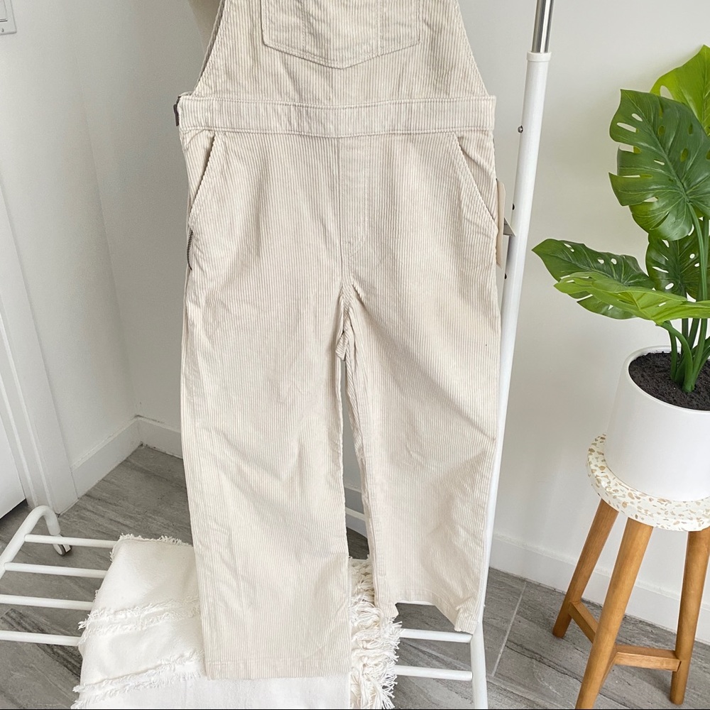 Levi’s • NWT RIbcage Corduroy Overalls - Picture 7 of 10